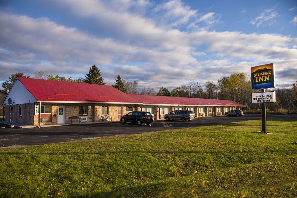 Nipissing Inn Север Бэй Экстерьер фото