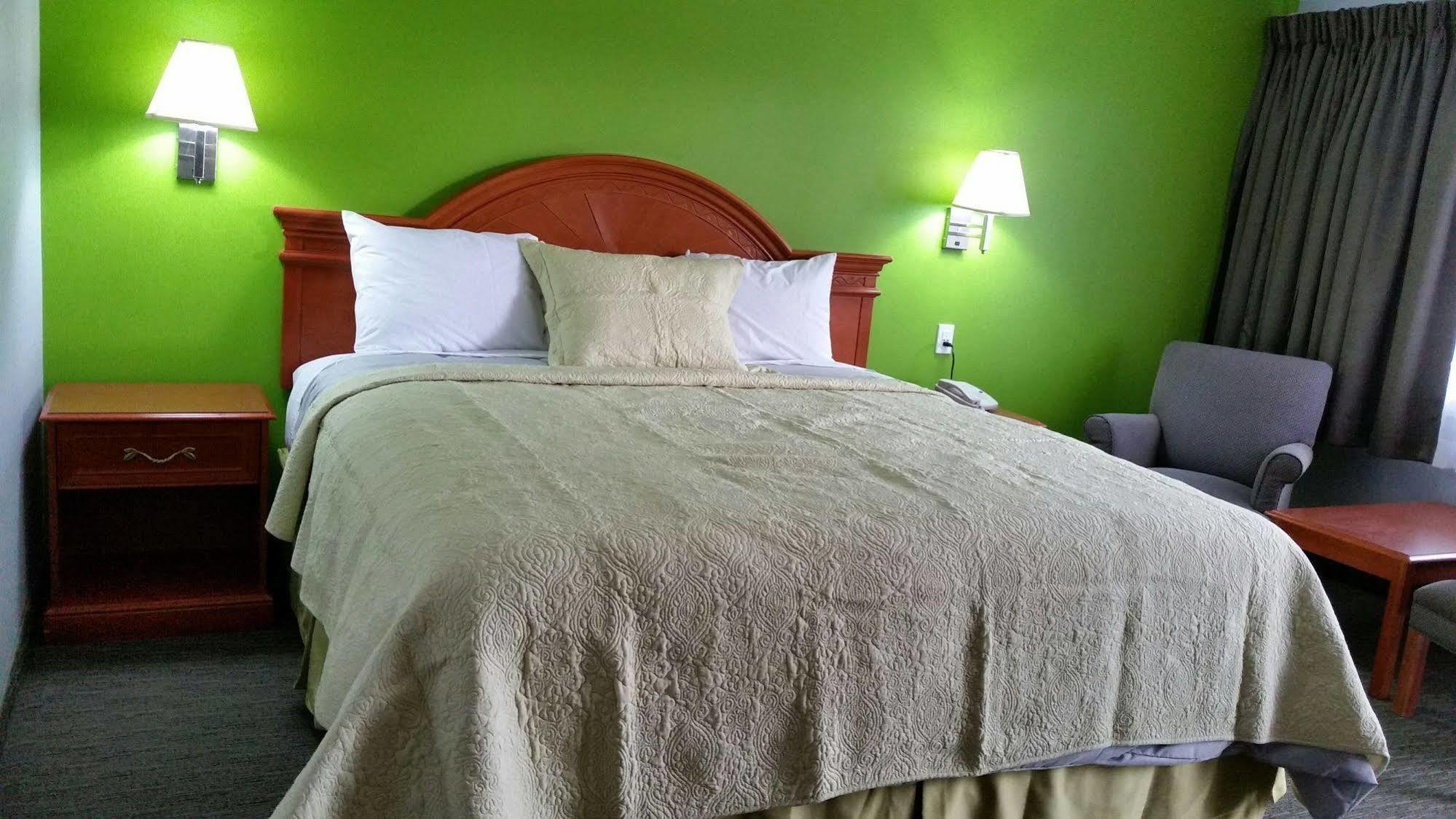 Nipissing Inn Север Бэй Экстерьер фото